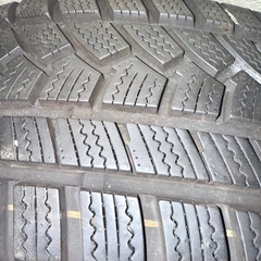 215/65/r16スタッドレスタイヤ2022年の画像