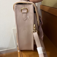 ピンクのバッグの画像