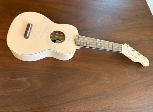 fenderウクレレ①