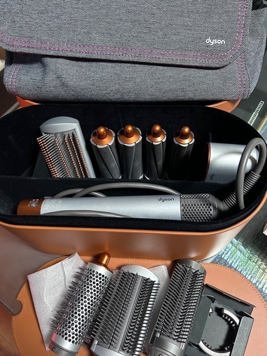 美品Dyson Airwrap ヘアカーラー アタッチメント付き
