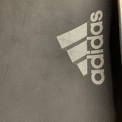 ヨガマットadidas の画像