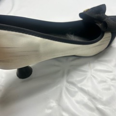 リボン パンプス 靴
の画像