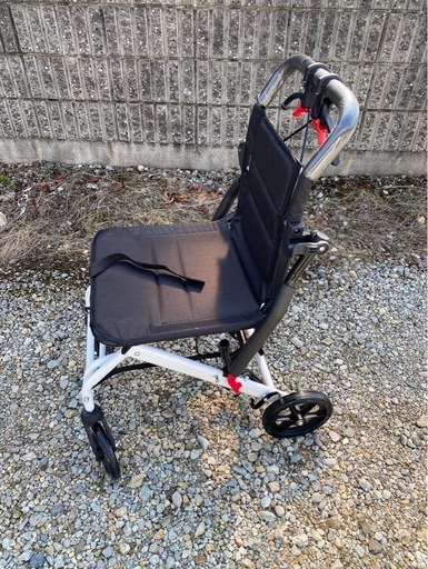 【お値引中¥7000⇒¥6500】介護用車椅子  折りたたみ式