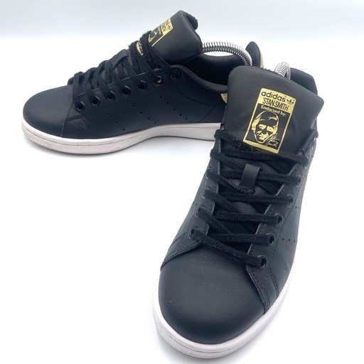 adidas スタンスミス 24cm 黒×金 ゴールドロゴ レディース 人気定番