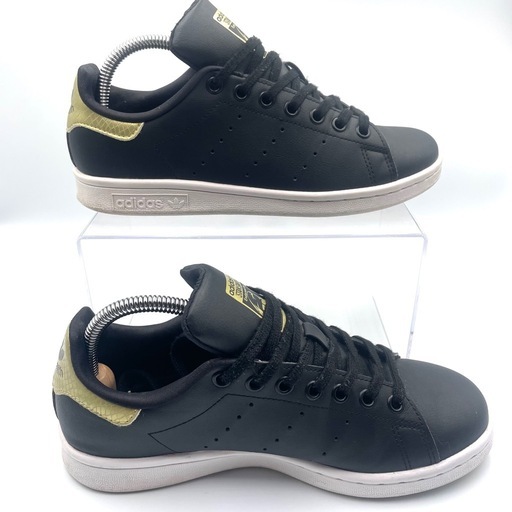 adidas スタンスミス 24cm 黒×金 ゴールドロゴ レディース 人気定番