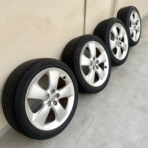 トヨタ　30プリウス　ツーリング　ホイール&タイヤ　215/45R17