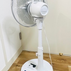 【3/25締切 美品】2023年製 DCモーター扇風機（省エネ・静音）リモコン付きの画像