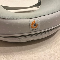 【美品】エルゴベビー　授乳クッションの画像