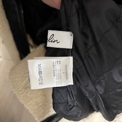 ダズリン　ボアコンパクトショートブルゾン　オフホワイト ブラックの画像