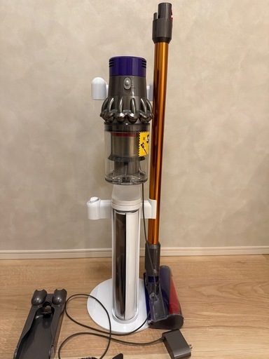 ダイソン Dyson CycloneV10 掃除機（スタンド・アタッチメント・収納用ブラケット付き）
