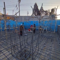 未経験OK！送電鉄塔の基礎工事スタッフ　年収500万円〜の画像