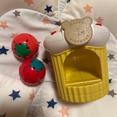 【音鳴る・電池付】ベネッセ 1歳 お誕生日 バースデーケーキ 玉入れ / ボール2個付の画像