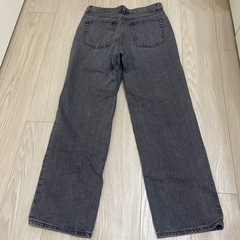 GU ハイライズストレートジーンズ グレー 標準丈　男女両用の画像