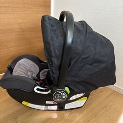 新生児カーシート　ベース付きの画像