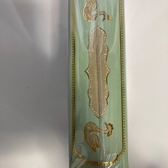 クラッカーとブック型ボックスの画像