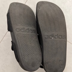 adidas ブラック キッズ サンダル　23cm の画像