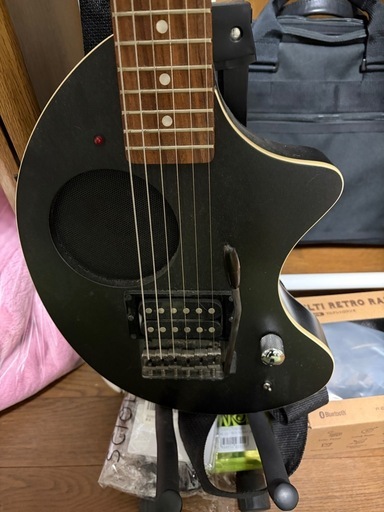 【相談中】エレキギター 2020年9月島村楽器にて購入 Eris. Nestia エレキギター初心者14点セット 【充電式ミニアンプ付き