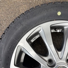 スタッドレスタイヤ14インチの画像