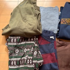 男性用の洋服の画像