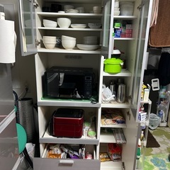 キッチン収納付き食器棚😊☘️の画像