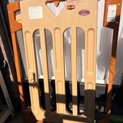 ベビーゲート スマートゲイト スリム 6ヶ月~24ヶ月対象 キッチン前など狭い場所におすすめの画像