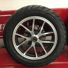 v125 
社外ホイールの画像