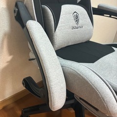 DOWINX ゲーミングチェア（要ネジ修理）3/7・8に引き取れる方の画像