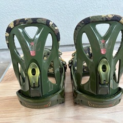 【超美品1回のみ使用】Burton Doom バインディング M カモフラ　迷彩の画像