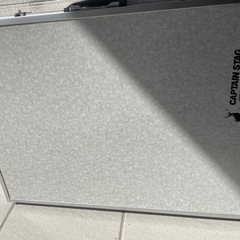 キャプテンスタッグ(CAPTAIN STAG)折りたたみテーブルの画像