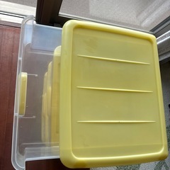 プーさんの衣装ケース　おもちゃ入れ
の画像