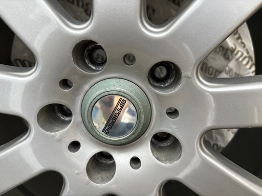 【決まりました】RAYS STERN17x7JJ、スタッドレスタイヤ付き一台分。