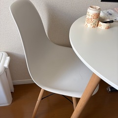 テーブルチェアセットの画像