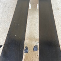 スキー板、ストックセットの画像