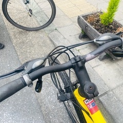 『ＳＡＬＥ　３０％』　クロスバイク　２６インチ　ＧＩＡＮＴ　3x8変速　フレーム　アルミ　黄色　配達可能の画像