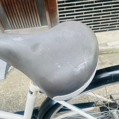 『ＳＡＬＥ　３０％』　ママチャリ　２７インチ　6変速　カゴ　付き　白　配達可能の画像