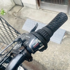 『ＳＡＬＥ　３０％』　ママチャリ　２７インチ　6変速　カゴ　付き　白　配達可能の画像