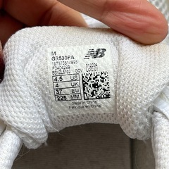 New Balance 白スニーカー 22.5cmの画像