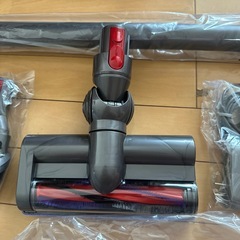 《ダイソンv7slim》アタッチメント5種類➕充電コードの画像
