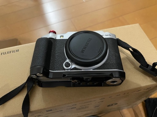 FUJIFILM X-M5 レンズキット シルバー　美品 smallRigパーツ、iM30コンパクトフラッシュ付き