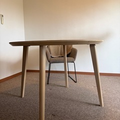 ダイニングテーブルIKEAリーサボーの画像