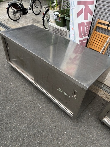 ステンレス製業務用厨房作業台　飲食店