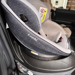 combi チャイルドシートの画像