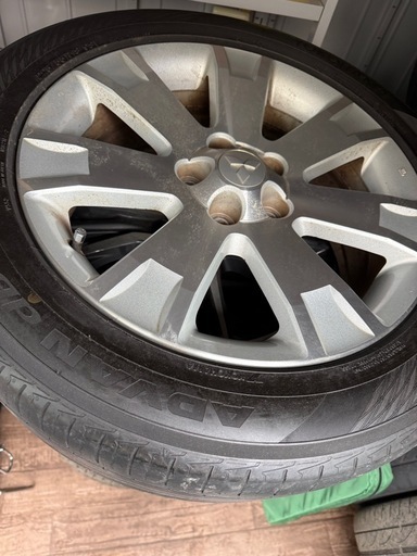 デリカ純正ホイールタイヤセットです