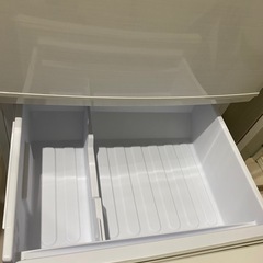 【引き取り限定 3/13まで先着】シャープ 2ドア　冷蔵庫 137L  SJ-D14C-Wの画像