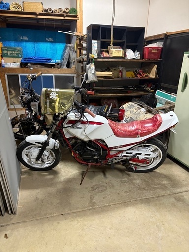 ホンダ  vt250f 
MC08 250cc 旧車