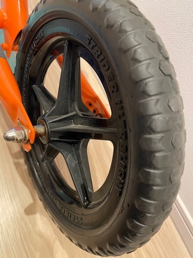 ストライダー&ヘルメット2個お譲りします ストライダーPRO プロテクターヘルメットセット (nAtsu) 上永谷の 