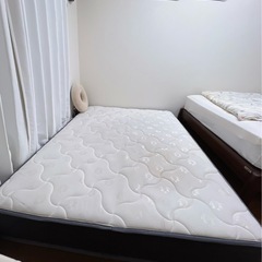 ベッドマットレスの画像