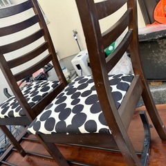 ダイニングテーブルの画像