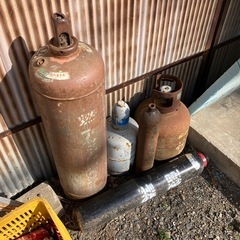 ジャンク品☆インテリア☆ボンベ☆飾り☆レトロ☆置物☆鉄屑の画像