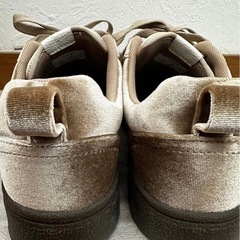 GU☆ベロアスニーカー☆Lサイズ24.5センチの画像